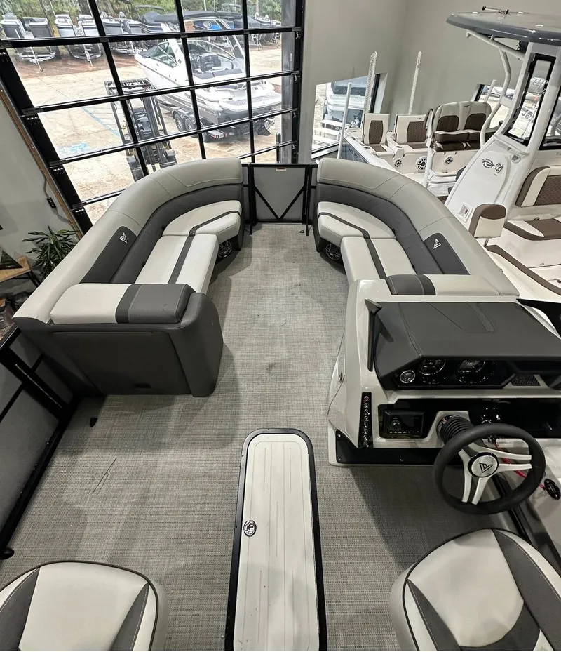 Slide: The Image of Viaggio X22Q 2024 - 15