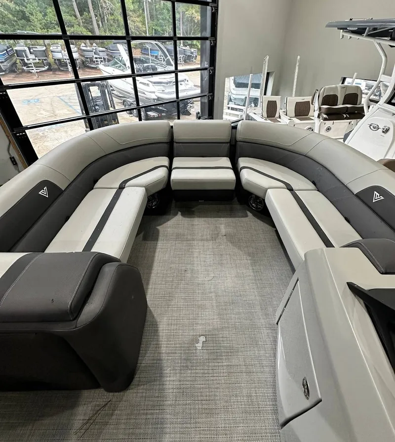 Slide: The Image of Viaggio X22Q 2024 - 16