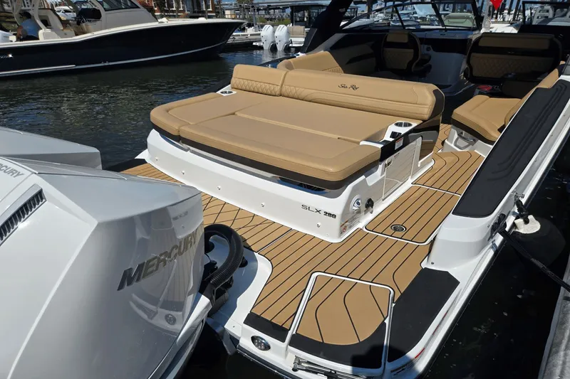 Slide: The Image of Sea Ray SLX 280 Outboard 2026 - 2