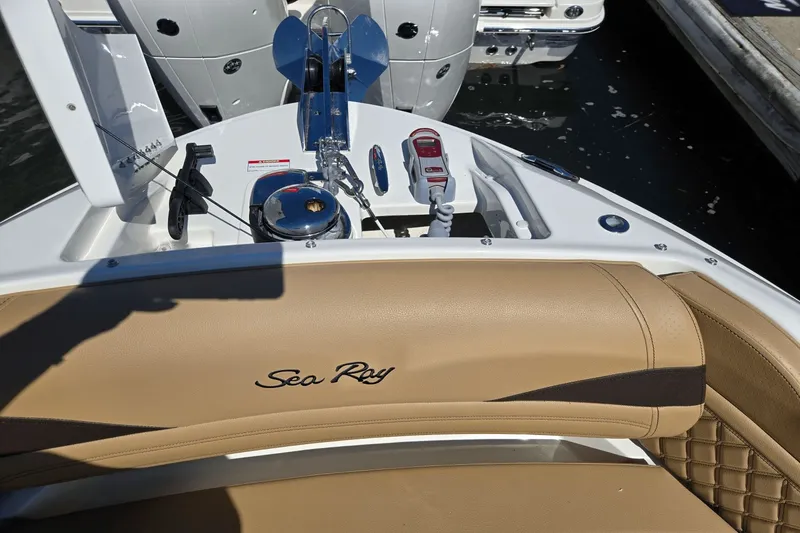 Slide: The Image of Sea Ray SLX 280 Outboard 2026 - 20