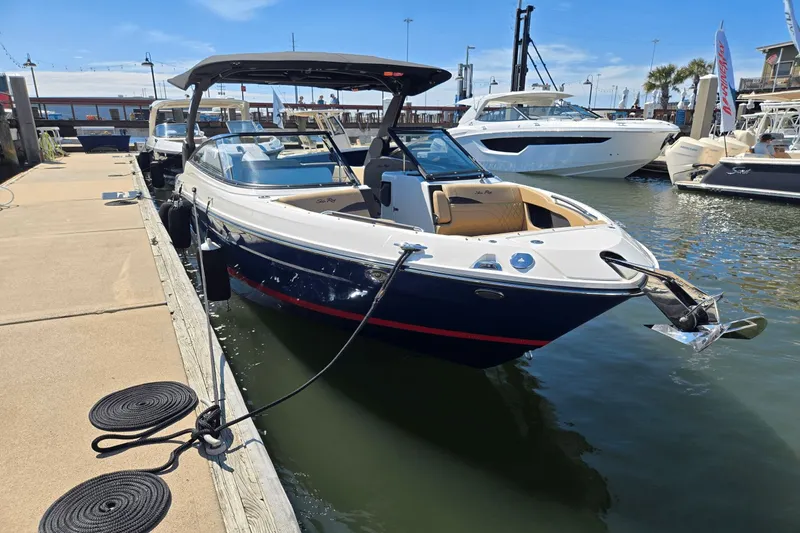 Slide: The Image of Sea Ray SLX 280 Outboard 2026 - 21