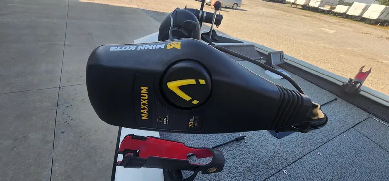 Slide: The Image of Minn Kota Maxxum trolling motor on 2019 Tracker Pro Team 190 TX Tournament Edition boat. - 6