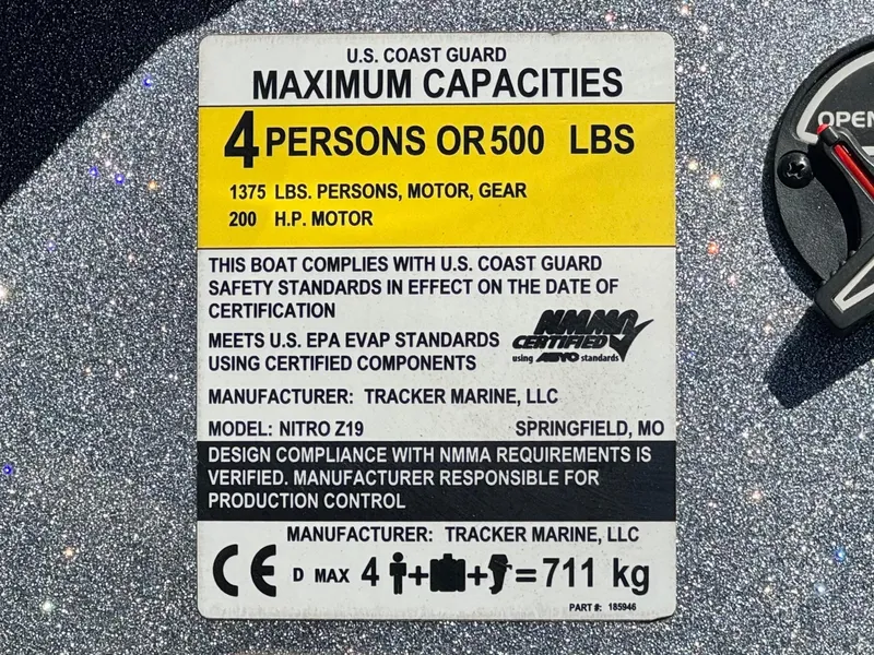Slide: The Image of 2017 Tracker Nitro Z19 capacity label, 4 persons or 500 lbs, 200 HP motor. - 27