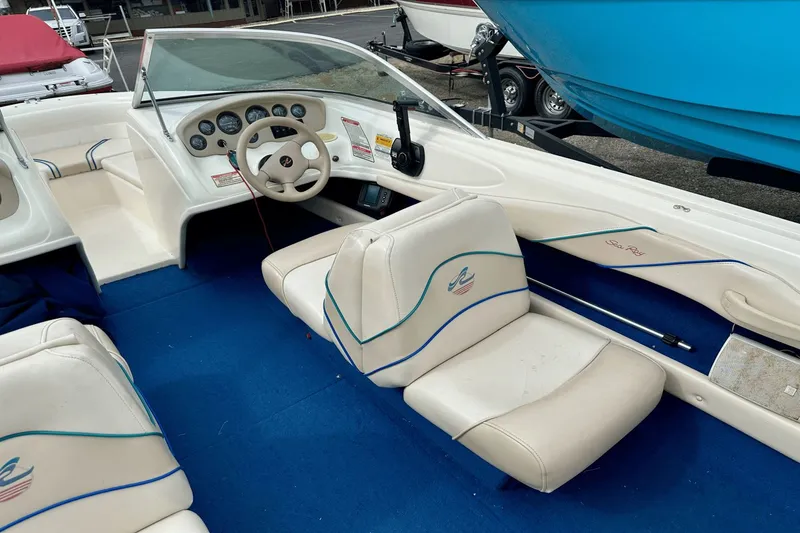 Slide: The Image of Sea Ray 175 Sport 1998 - 17
