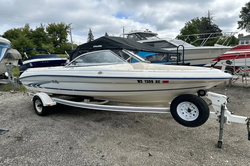 Slide: The Image of Sea Ray 175 Sport 1998 - 21