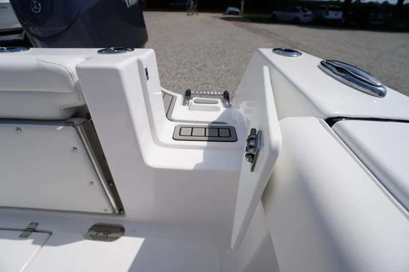 Slide: The Image of Tidewater 232 CC Adventure 2026 - 62