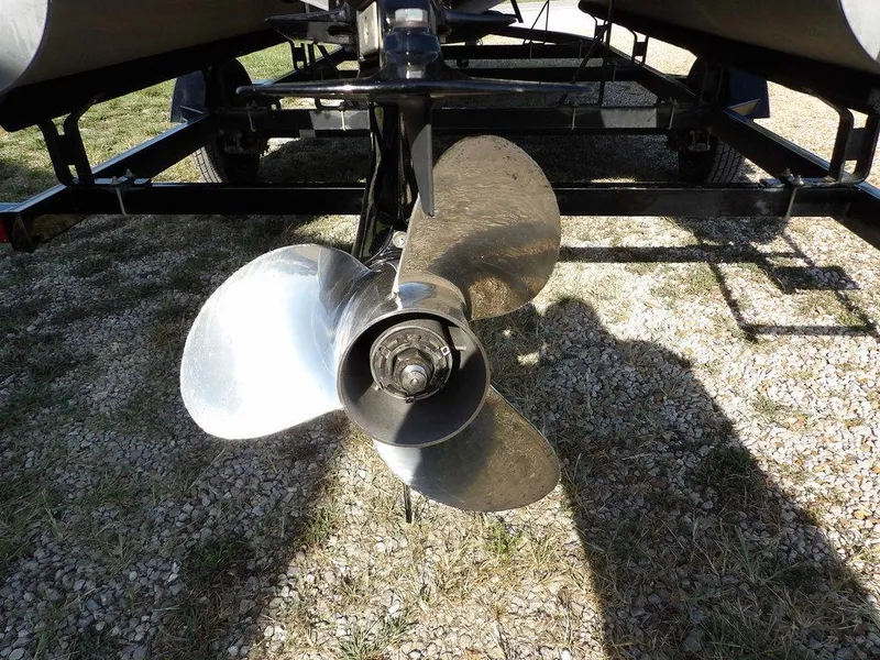Slide: The Image of Propeller of a 2015 Bennington 20 SFX boat on a trailer. - 34