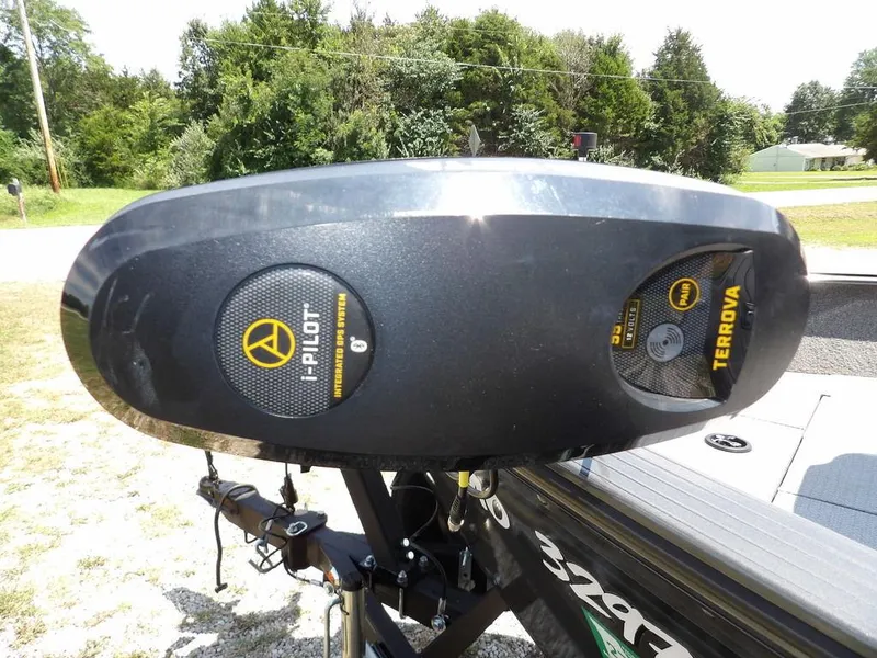 Slide: The Image of 2022 G3 Angler V164 F boat with i-Pilot Terrova trolling motor, outdoor setting. - 46