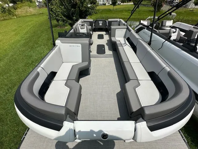 Slide: The Image of Manitou CRUISE 22 MAX BENCH W ROTAX S 150 2025 - 10