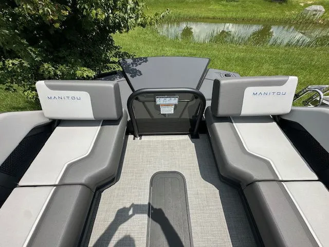 Slide: The Image of Manitou CRUISE 22 MAX BENCH W ROTAX S 150 2025 - 11