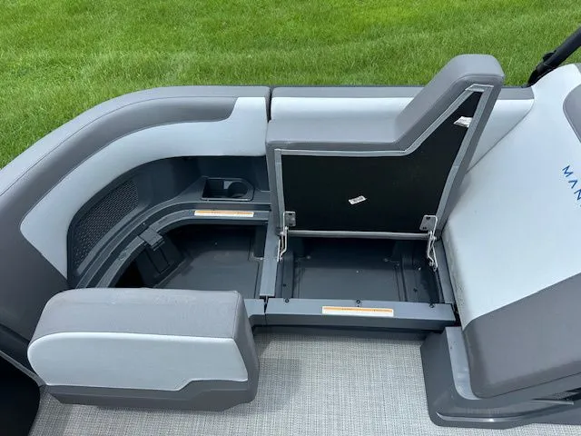 Slide: The Image of Manitou CRUISE 22 MAX BENCH W ROTAX S 150 2025 - 16