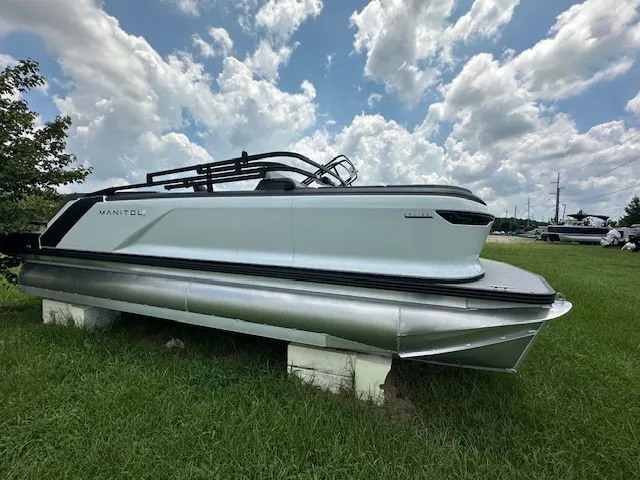 Slide: The Image of Manitou CRUISE 22 MAX BENCH W ROTAX S 150 2025 - 3