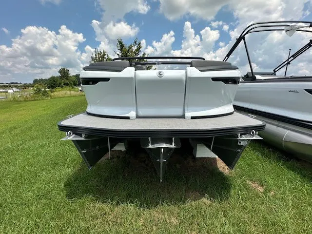 Slide: The Image of Manitou CRUISE 22 MAX BENCH W ROTAX S 150 2025 - 4