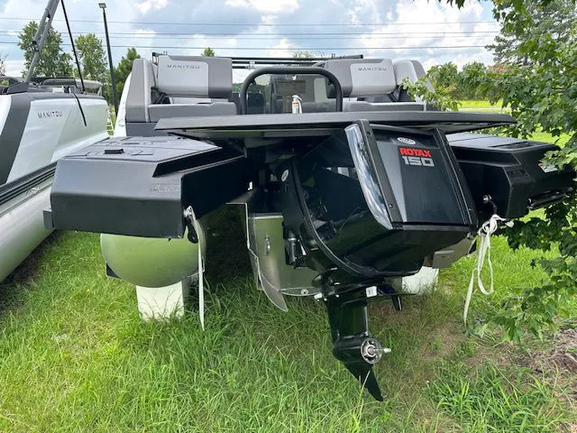 Slide: The Image of Manitou CRUISE 22 MAX BENCH W ROTAX S 150 2025 - 5
