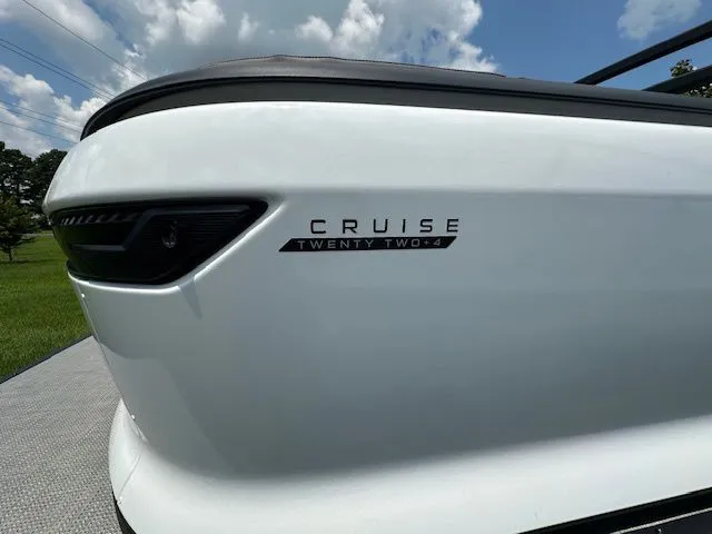 Slide: The Image of Manitou CRUISE 22 MAX BENCH W ROTAX S 150 2025 - 6