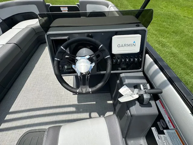 Slide: The Image of Manitou CRUISE 22 MAX BENCH W ROTAX S 150 2025 - 9