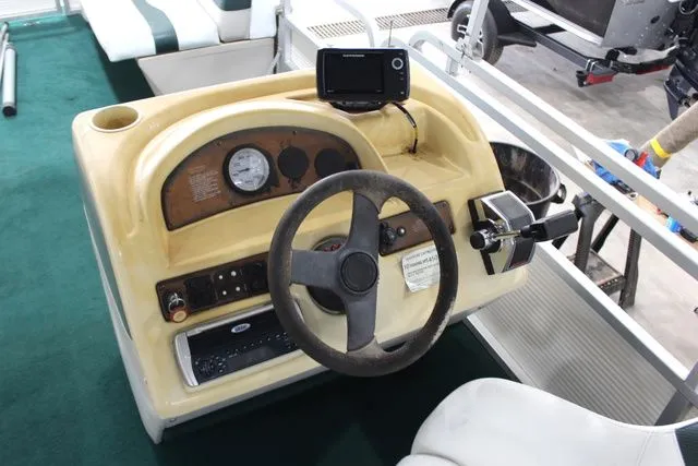 Slide: The Image of Northwood 20ft Sunrise 2002 - 25