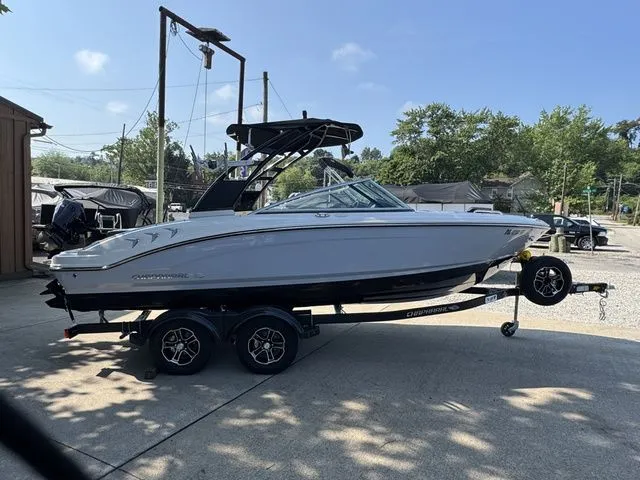 Slide: The Image of Chaparral 21 SSi 2024 - 6