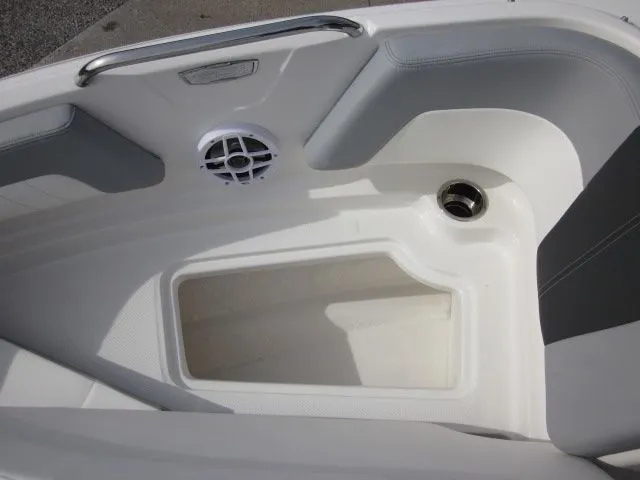 Slide: The Image of Chaparral 21 SSi 2024 - 9