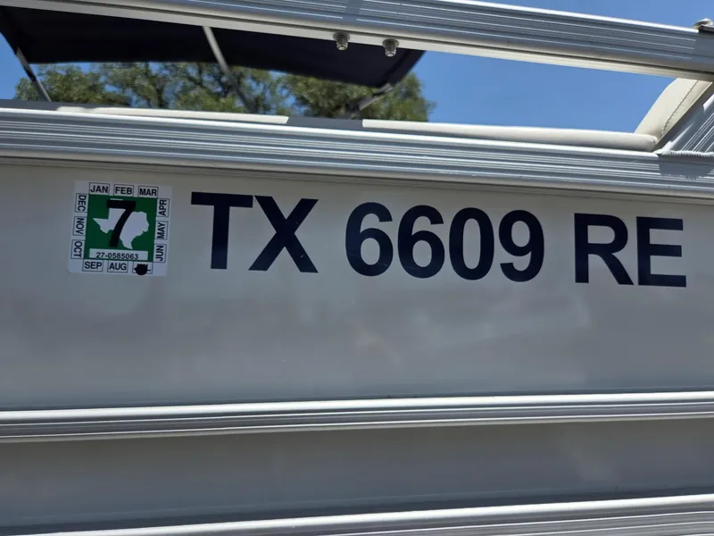 Slide: The Image of 2023 Bennington 25RTSB boat with Texas registration TX 6609 RE. - 13