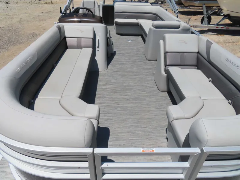 Slide: The Image of Bennington SX22 2023 - 12