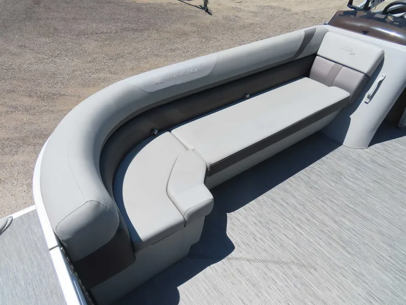 Slide: The Image of Bennington SX22 2023 - 14