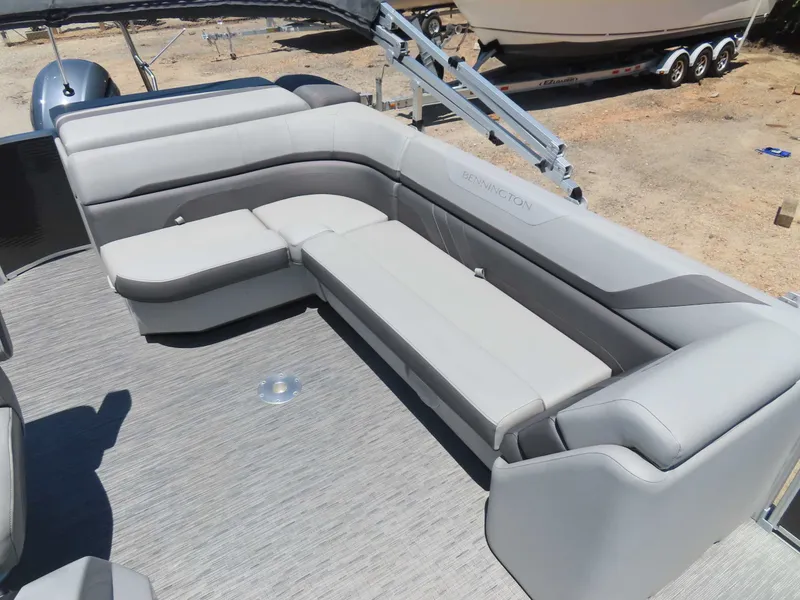 Slide: The Image of Bennington SX22 2023 - 16