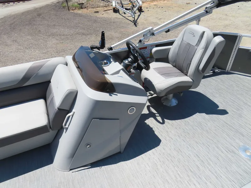 Slide: The Image of Bennington SX22 2023 - 17