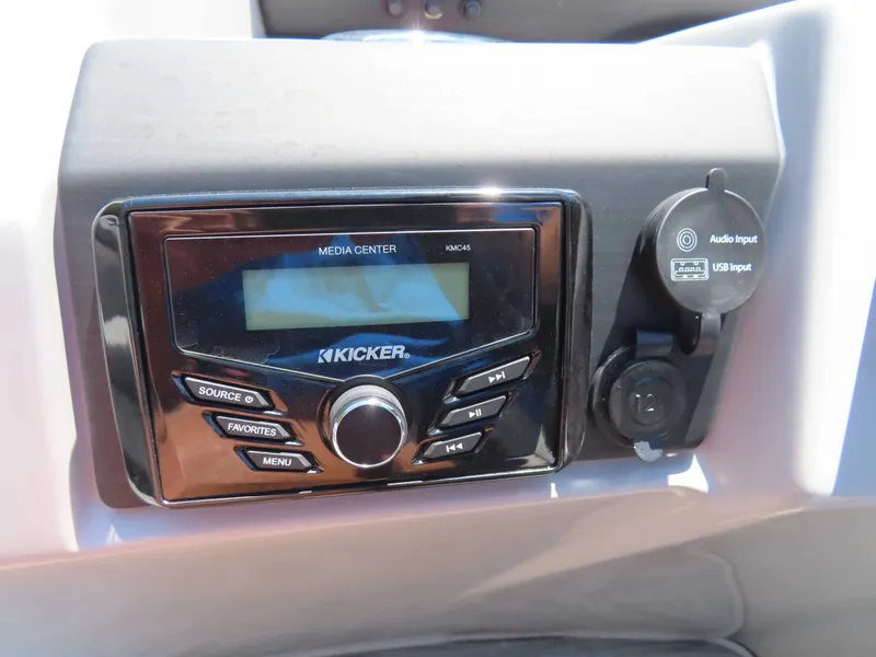 Slide: The Image of Bennington SX22 2023 - 23