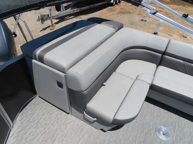 Slide: The Image of Bennington SX22 2023 - 25