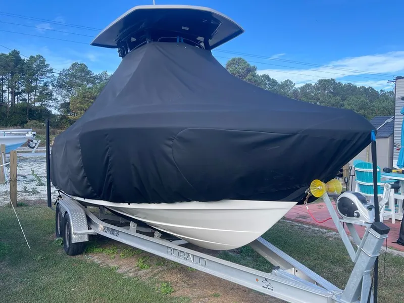 Slide: The Image of Robalo R222 2021 - 17