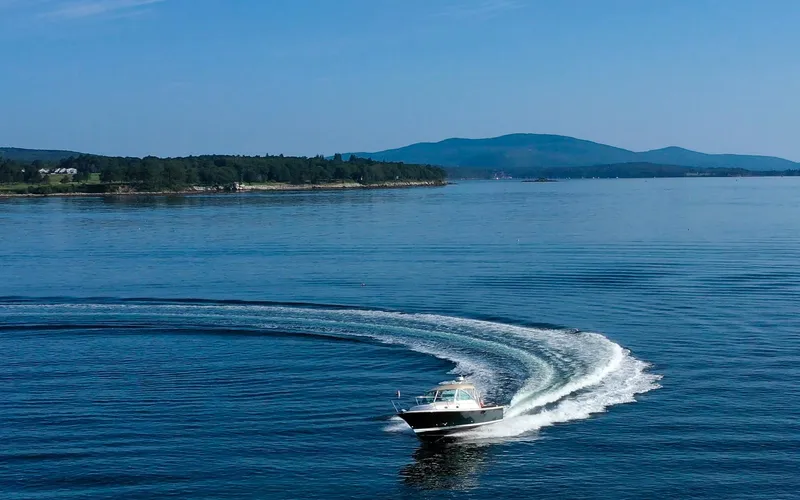 Slide: The Image of Hunt Yachts - Surfhunter 29 - Judith Ann - 3