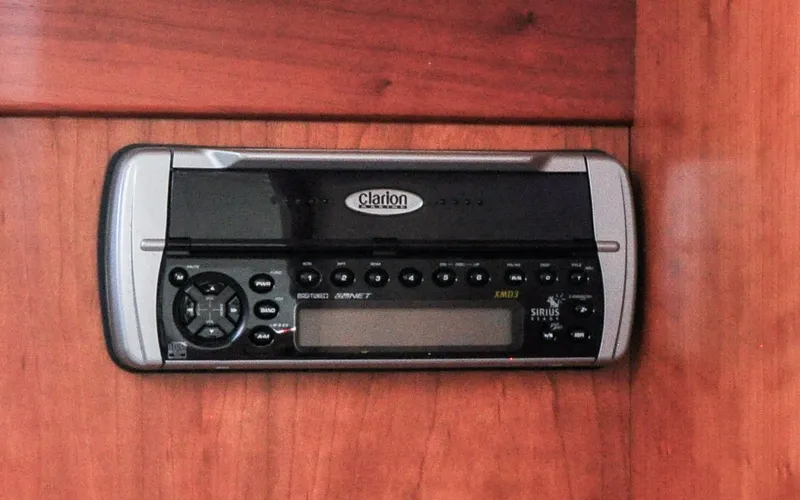 Slide: The Image of Hunt Yachts - Surfhunter 29 - Judith Ann - 54