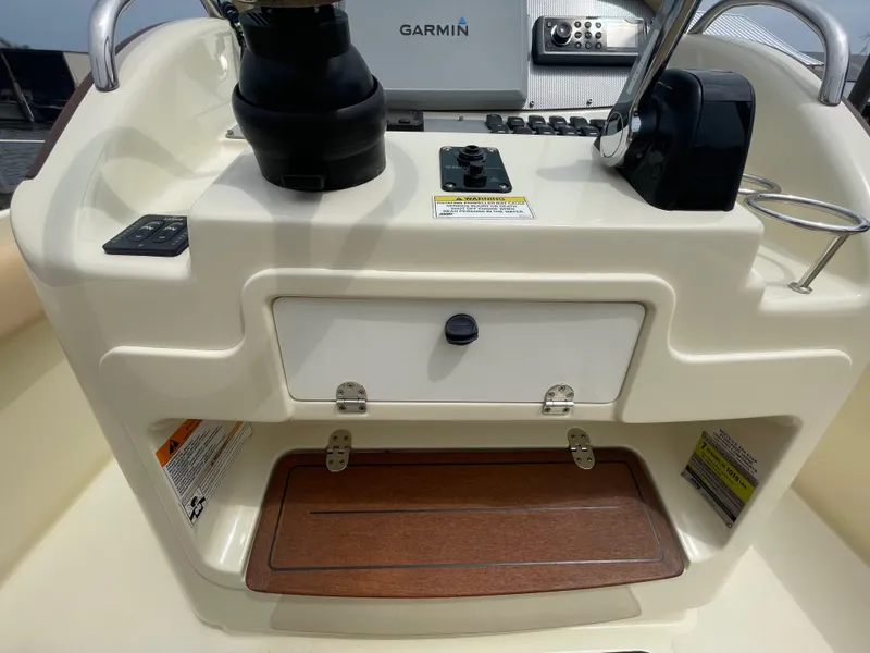 Slide: The Image of Control panel of a 2015 Chris-Craft Catalina 23 boat with Garmin equipment. - 10