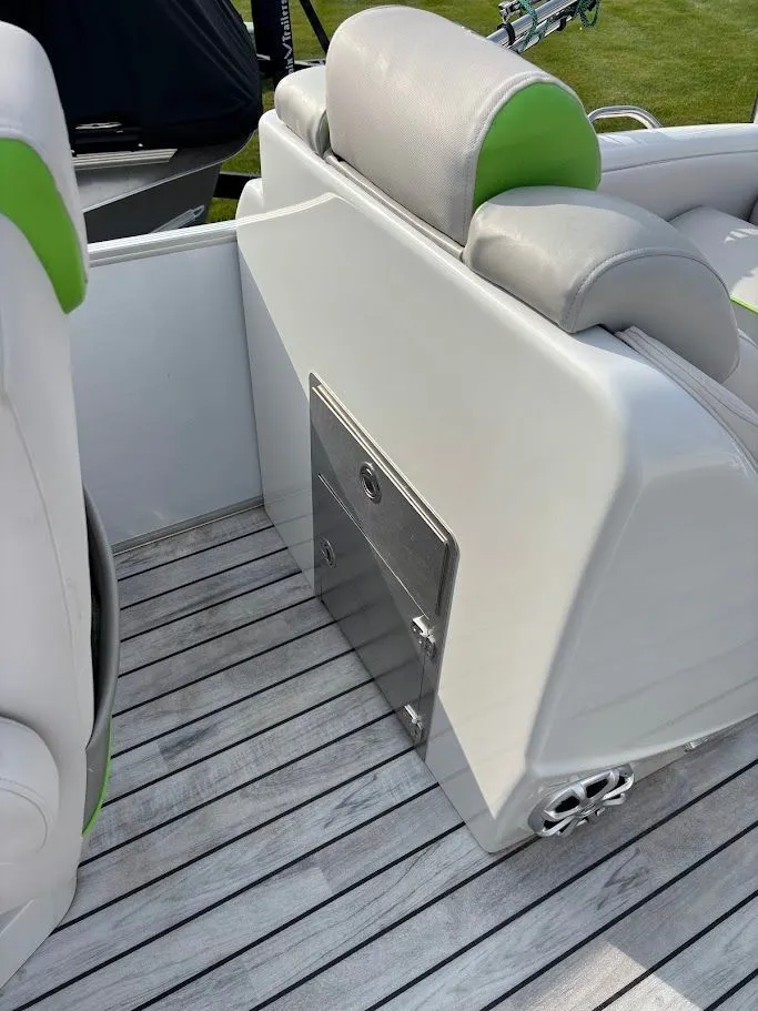 Slide: The Image of 2014 Manitou 25 SES SHP 17 - 17