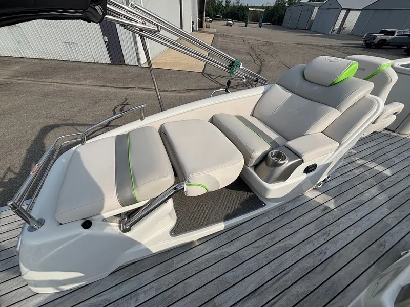 Slide: The Image of 2014 Manitou 25 SES SHP 7 - 7