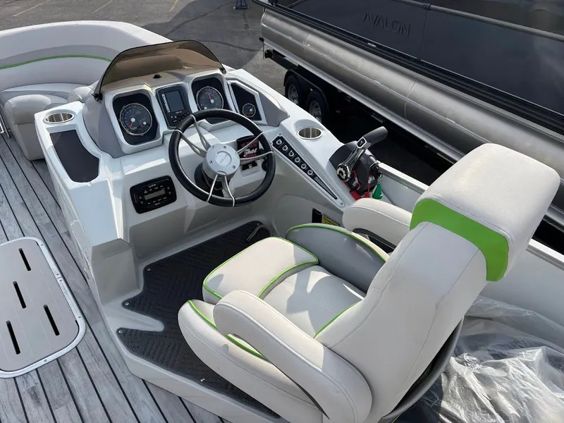 Slide: The Image of 2014 Manitou 25 SES SHP 8 - 8