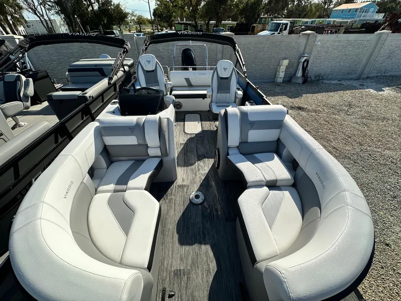 Slide: The Image of 2022 Viaggio Diamante 21S pontoon boat with luxurious seating and modern design. - 7