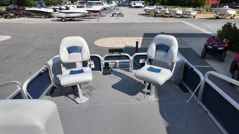 Slide: The Image of 2012 G3 SunCatcher LV 228 Fish & Cruise boat with two swivel seats on deck. - 6