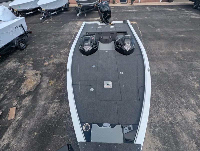 Slide: The Image of 2026 LUND 1875 PRO V BASS WACONDA BOATS - 1