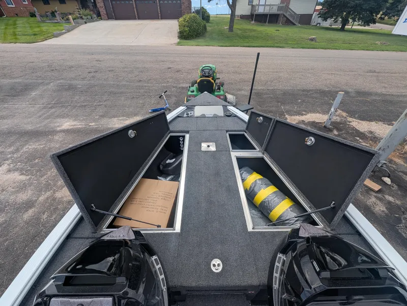 Slide: The Image of 2026 LUND 1875 PRO V BASS WACONDA BOATS - 7