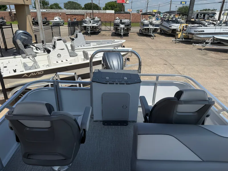 Slide: The Image of Avalon VNT RF21T 2025 - 26