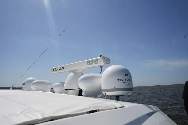 Slide: The Image of Cruisers Yachts 390 Express Coupe 2018 - 13