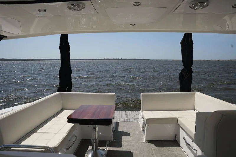 Slide: The Image of Cruisers Yachts 390 Express Coupe 2018 - 14