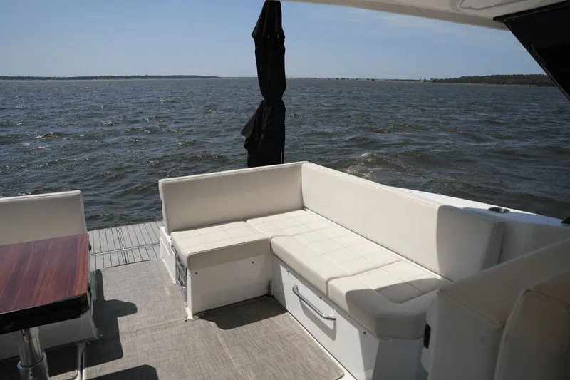 Slide: The Image of Cruisers Yachts 390 Express Coupe 2018 - 16