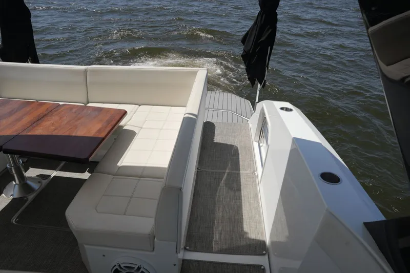 Slide: The Image of Cruisers Yachts 390 Express Coupe 2018 - 22