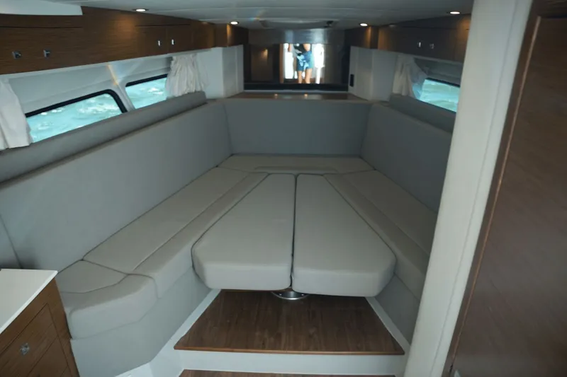 Slide: The Image of Cruisers Yachts 390 Express Coupe 2018 - 37