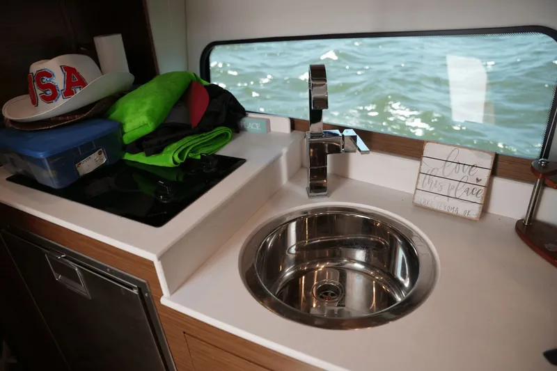 Slide: The Image of Cruisers Yachts 390 Express Coupe 2018 - 47