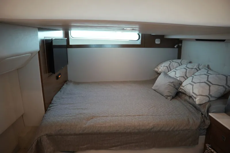 Slide: The Image of Cruisers Yachts 390 Express Coupe 2018 - 53