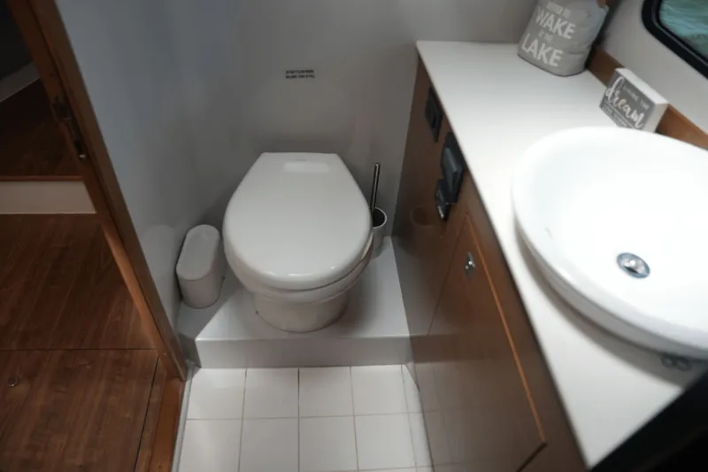 Slide: The Image of Cruisers Yachts 390 Express Coupe 2018 - 58